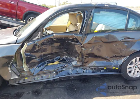 2006 BMW 325I z USA, uszkodzony, nr VIN WBAVB13506PS65043